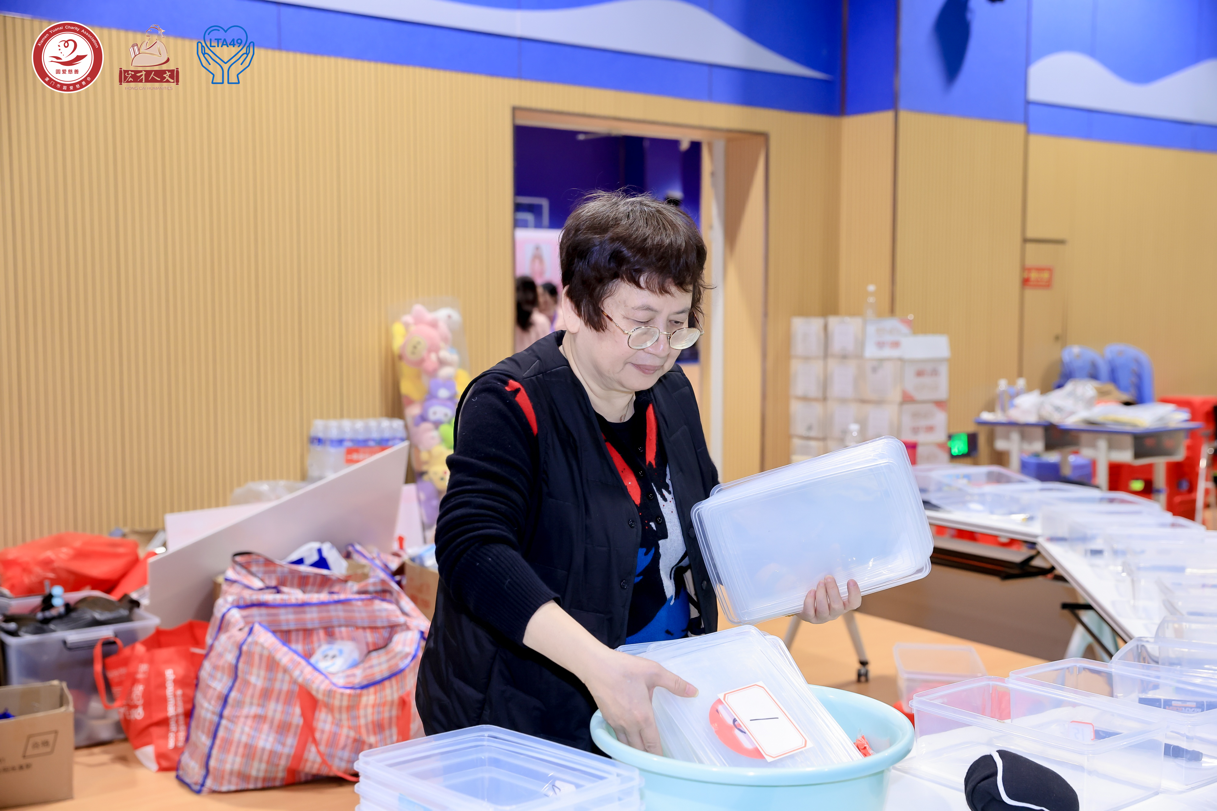 利用AI制作色彩泛滥提示词